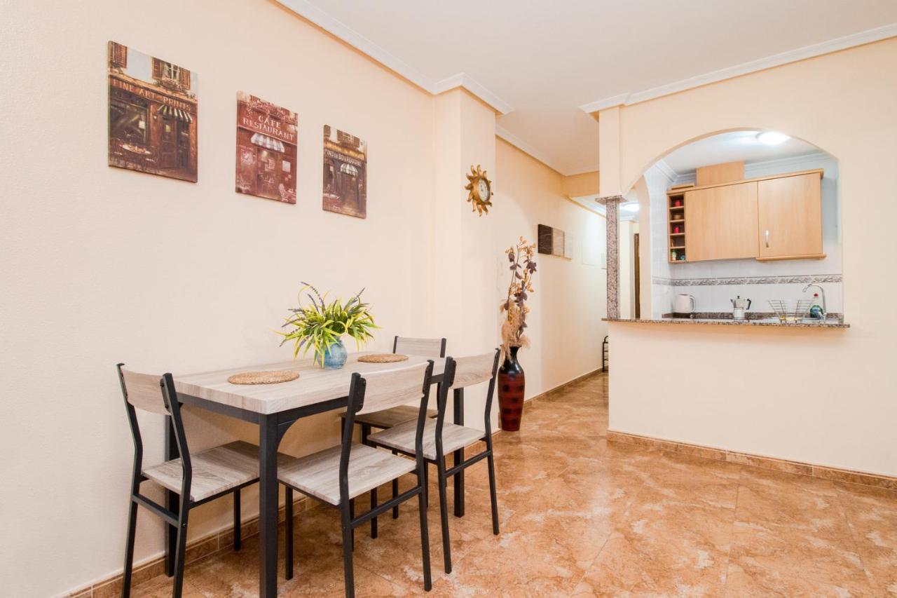 Apartment Tomillo ตอร์เรเวียคา ภายนอก รูปภาพ